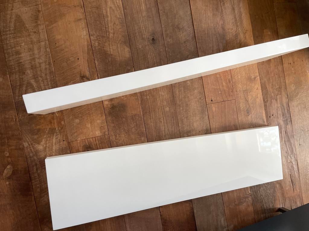 Twee zwevende wandplanken.  Zo goed als nieuw., Ophalen, Zo goed als nieuw