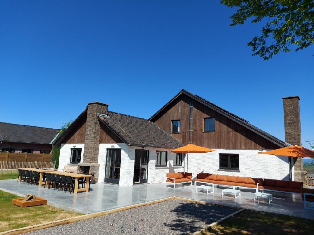 TE HUUR - Vakantiehuis/chalet voor 20 pers. nabij Durbuy, 4 of meer slaapkamers, Wasmachine, In bergen of heuvels, Landelijk