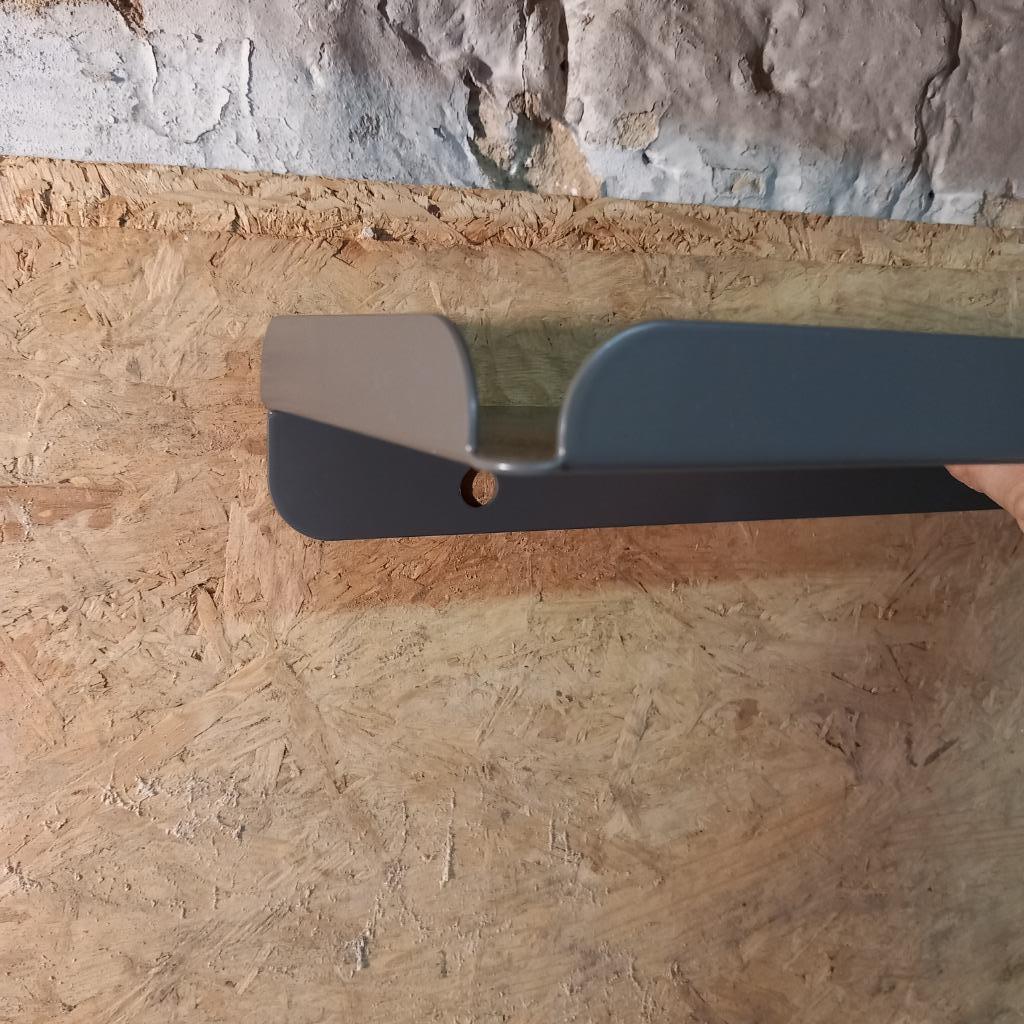 Étagère murale Ledge par Anne Linde acier gris anthracite, Maison & Meubles, Accessoires pour la Maison | Étagères, Enlèvement