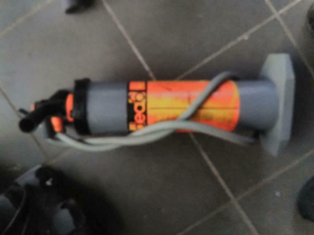 Lucht en vacuum pomp dubbel actie, Ophalen of Verzenden, Zo goed als nieuw