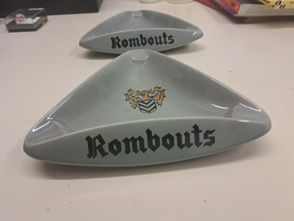 Cendrier triangulaire Rombouts Villeroy et Bosch, Enlèvement ou Envoi, Comme neuf