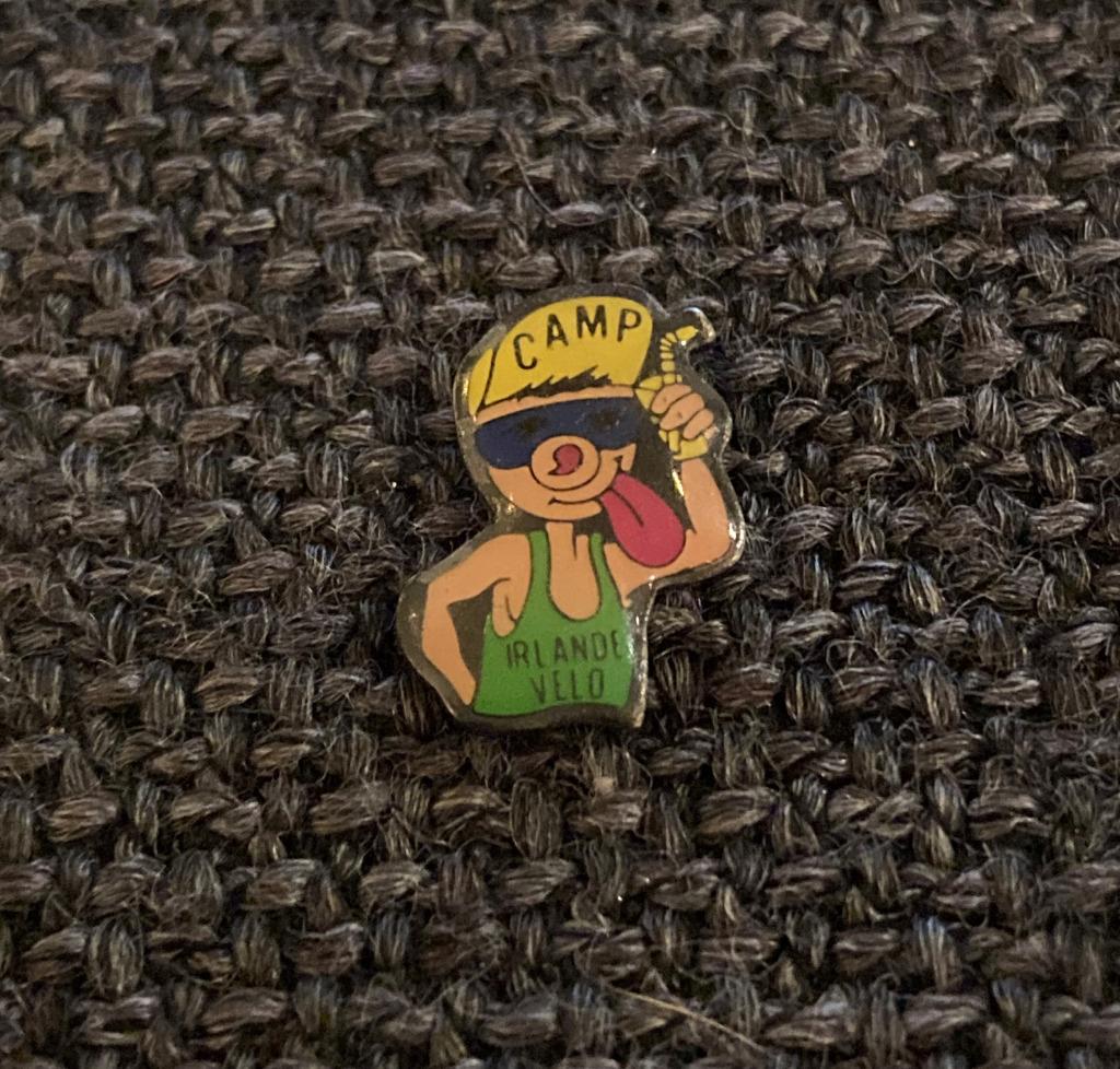 PIN - CAMP - IRLANDE VELO, Envoi, Utilisé, Sport, Insigne ou Pin's