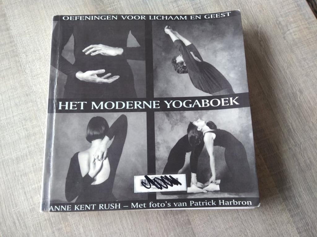 het moderne yoga boek, Livres, Ésotérisme & Spiritualité, Enlèvement ou Envoi, Méditation ou Yoga, Anne Kent Rush