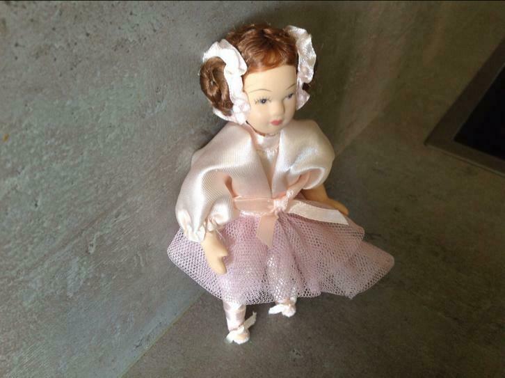 Vintage porseleinen popje danseres 14 cm, Verzamelen, Ophalen, Zo goed als nieuw, Pop