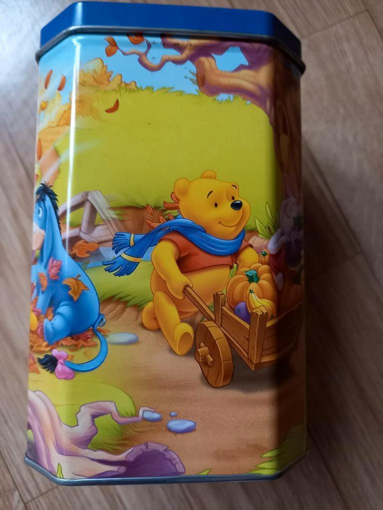 2 Blikken bussen van winnie the pooh, Ophalen of Verzenden, Winnie de Poeh of vrienden, Zo goed als nieuw, Overige typen
