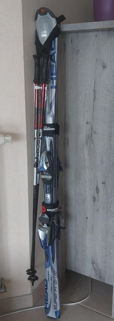 PACK SKIS FEMME HEAD + FIXATIONS + BÂTONS, Sport en Fitness, Ophalen, 140 tot 160 cm, Gebruikt, Carve