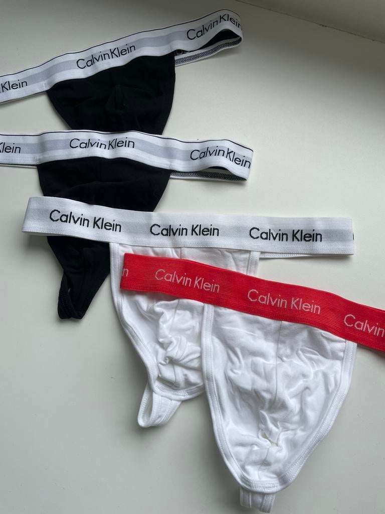 String pour homme Calvin Klein taille M, Envoi, Autres couleurs, Calvin Klein, Slip