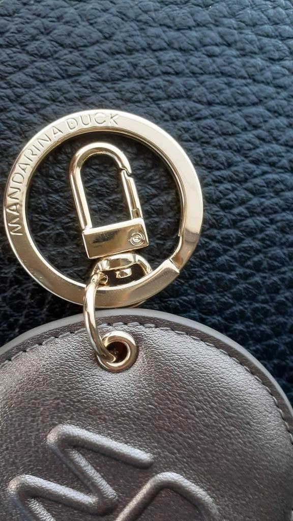 Mandarina Duck sleutelhanger / bag charm nieuw, Handtassen en Accessoires, Tassen | Damestassen, Ophalen of Verzenden, Nieuw, Overige kleuren