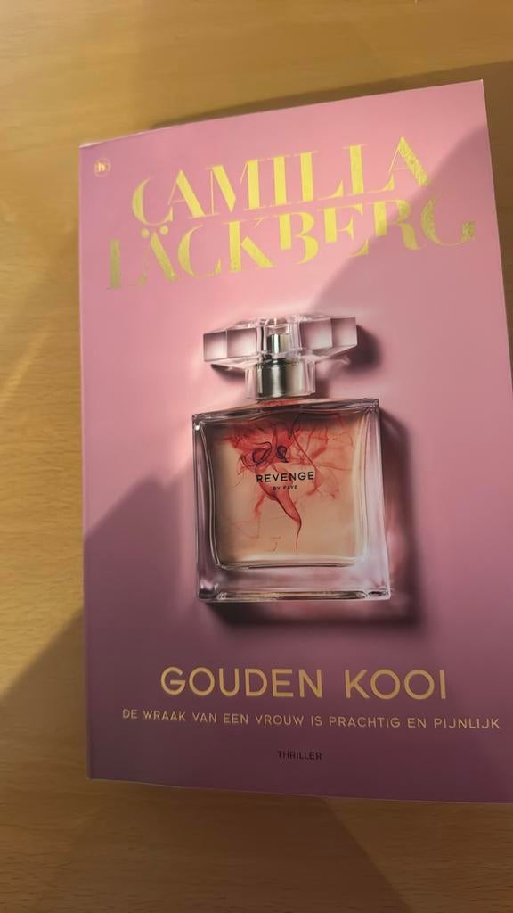 Camilla Läckberg - Gouden kooi, Ophalen of Verzenden, Zo goed als nieuw, Camilla Läckberg