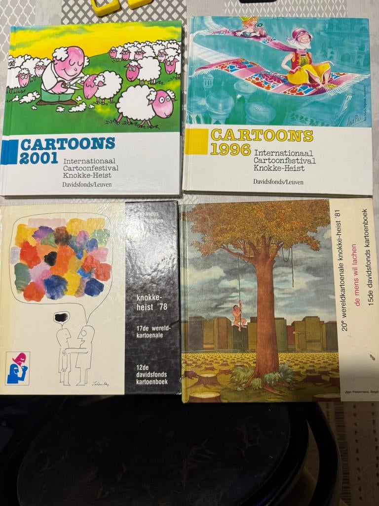 Pakket Davidsfonds Kartoenboek, Knokke Heist 23 stuks, Ophalen of Verzenden, Gelezen, Cartoons