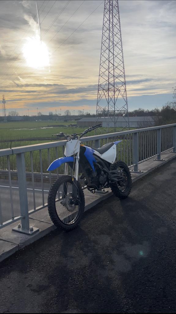 250cc dirtbike/motorcross project, Vélos & Vélomoteurs, Enlèvement, Comme neuf