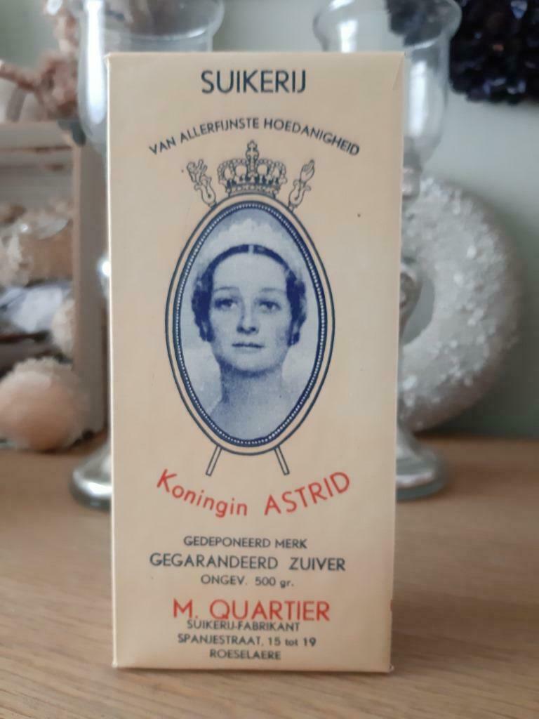 Kartonnen doos Suikerij Koningin Astrid, Verzamelen, Ophalen, Nieuw, Kaart, Foto of Prent