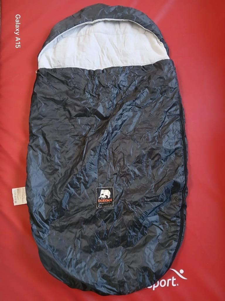 Sac de couchage petit Deryan, Enlèvement, Comme neuf, Sac de couchage