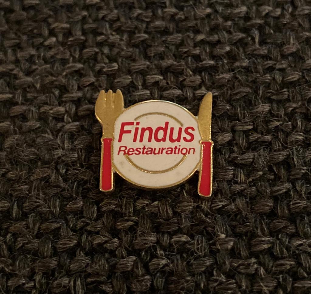 PIN - FINDUS RESTAURATION, Verzenden, Gebruikt, Overige onderwerpen, Speldje of Pin