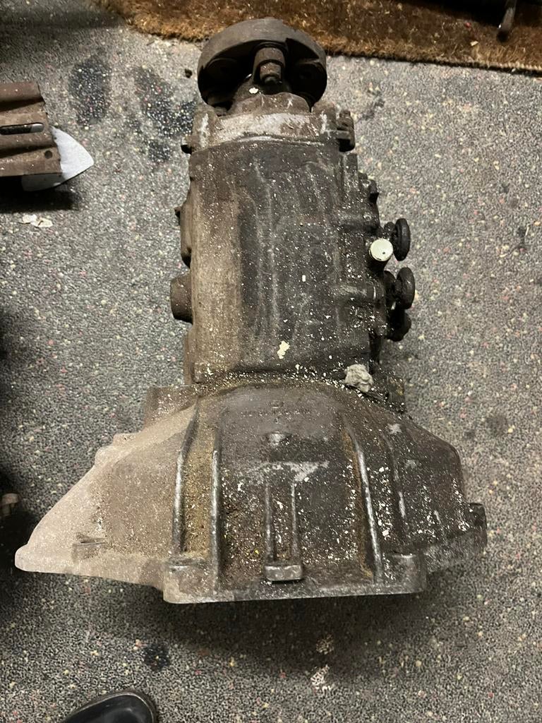 Mercedes W115 versnellingsbak, Ophalen