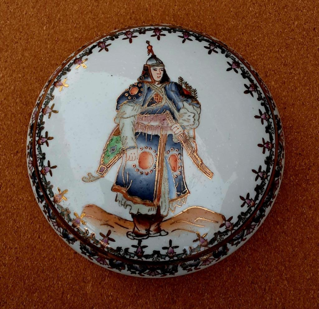 Grande boîte/bonbonnière en porcelaine, Antiquités & Art, Enlèvement ou Envoi