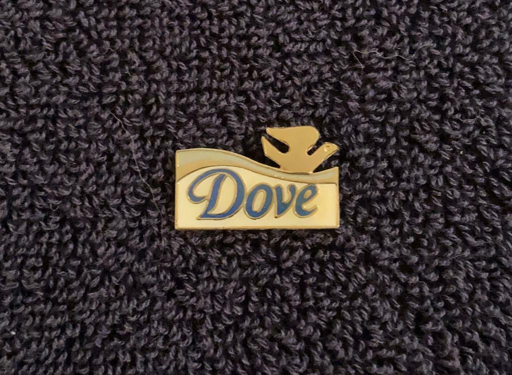 PIN - DOVE - ZEEP - SAVON - SOAP, Verzenden, Gebruikt, Merk, Speldje of Pin