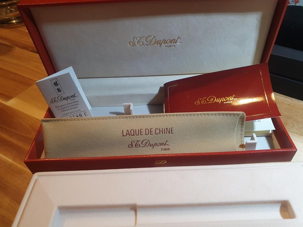 Boîtes S.T Dupont, Collections, Stylos, Enlèvement