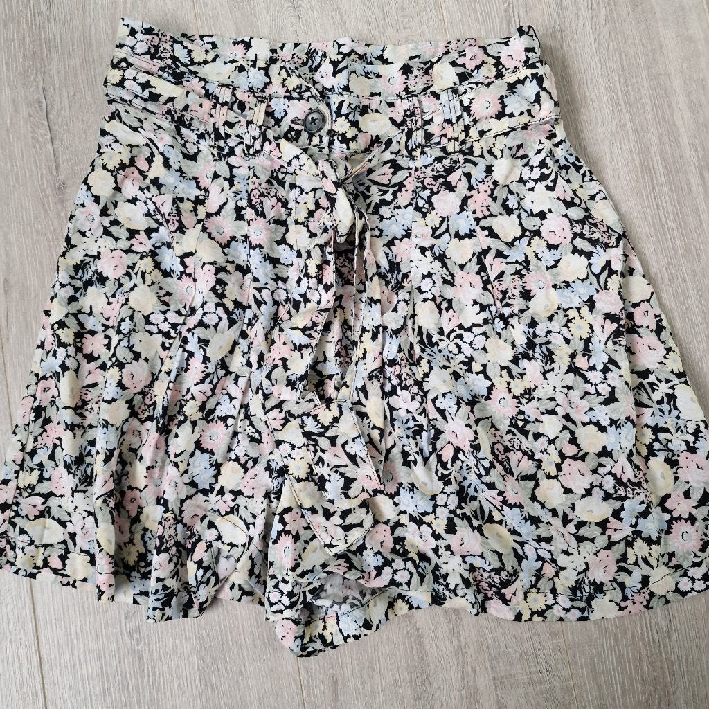 Short C&A 36 bloemen, Kort, Nieuw, Ophalen of Verzenden, Maat 36 (S)