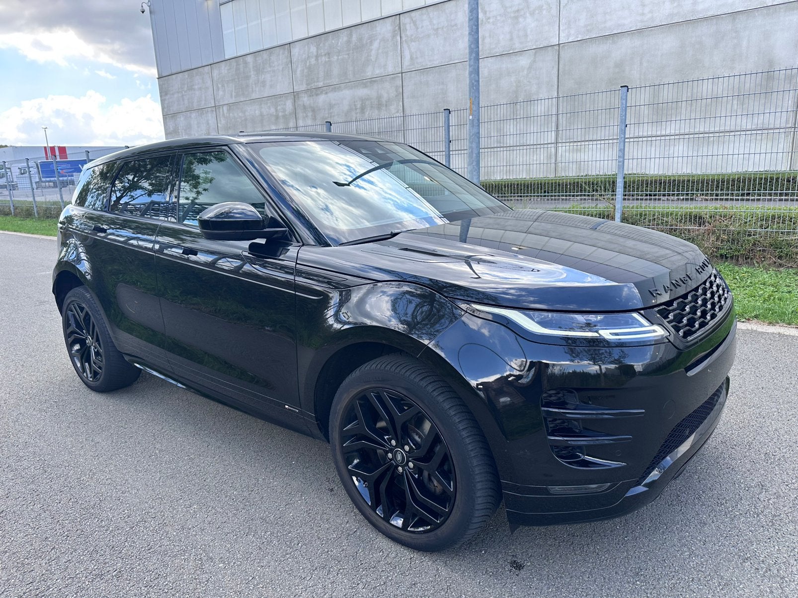 RangeRover Evoque|DIESEL-Hybride|R-DYNAMIC| Garantie+Keuring, Auto's, Automaat, Dealer onderhouden, Zwart, 5 zetels