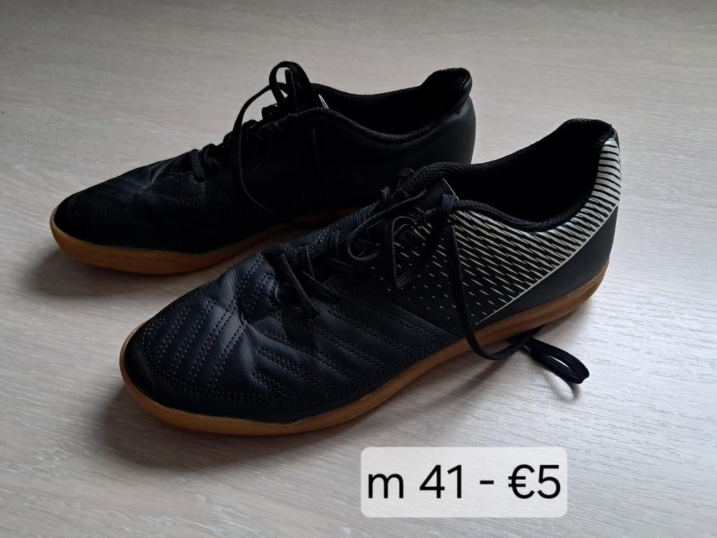 Chaussures de futsal/chaussures de gymnastique, Enlèvement