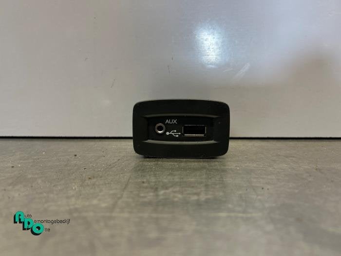 Connexion USB d'un Renault Master (Master 3 10-), Renault, -, 3 mois de garantie, Utilisé