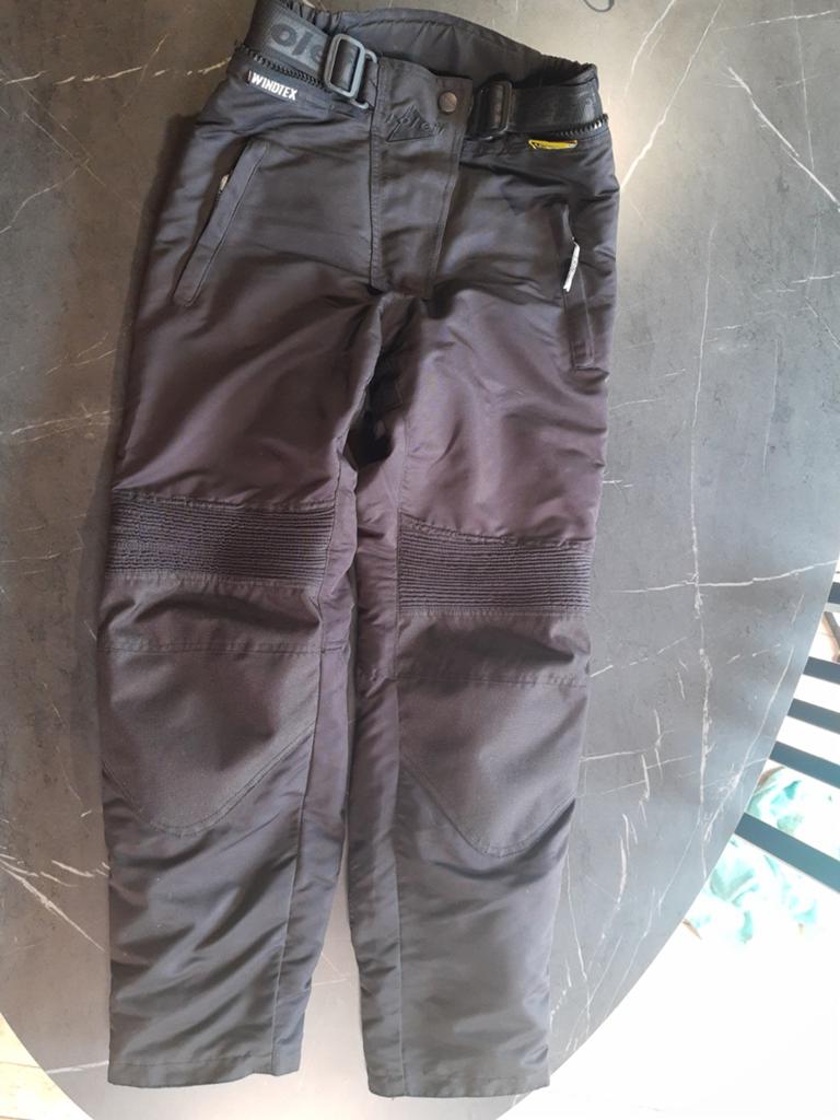 Pantalon moto femme
(Taille S), Motos, Vêtements | Vêtements de moto, Enlèvement ou Envoi