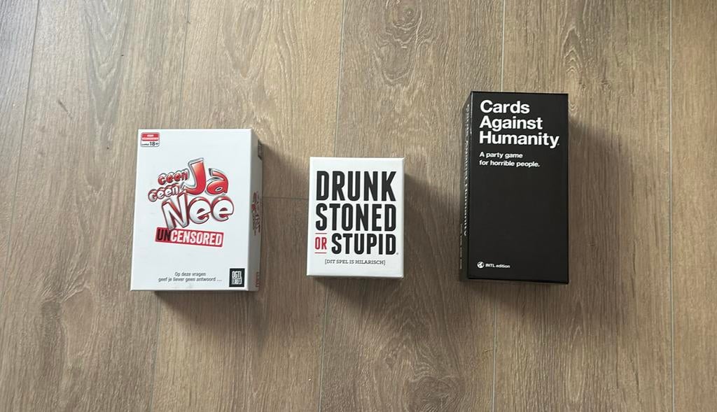 Partyspelletjes: Cards Against Humanity + 2 games (compleet), Hobby & Loisirs créatifs, Jeux de société | Autre, Enlèvement, Comme neuf
