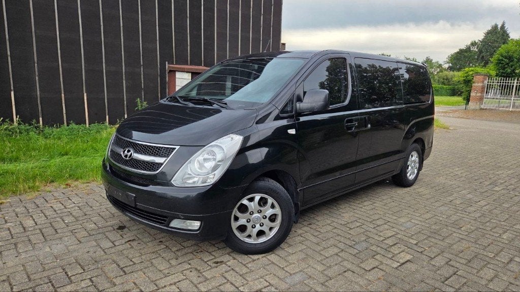 Hyundai H1 2.5D van 2011, 8 zitplaatsen, Autos, Achat, Entreprise, Boîte manuelle, Noir