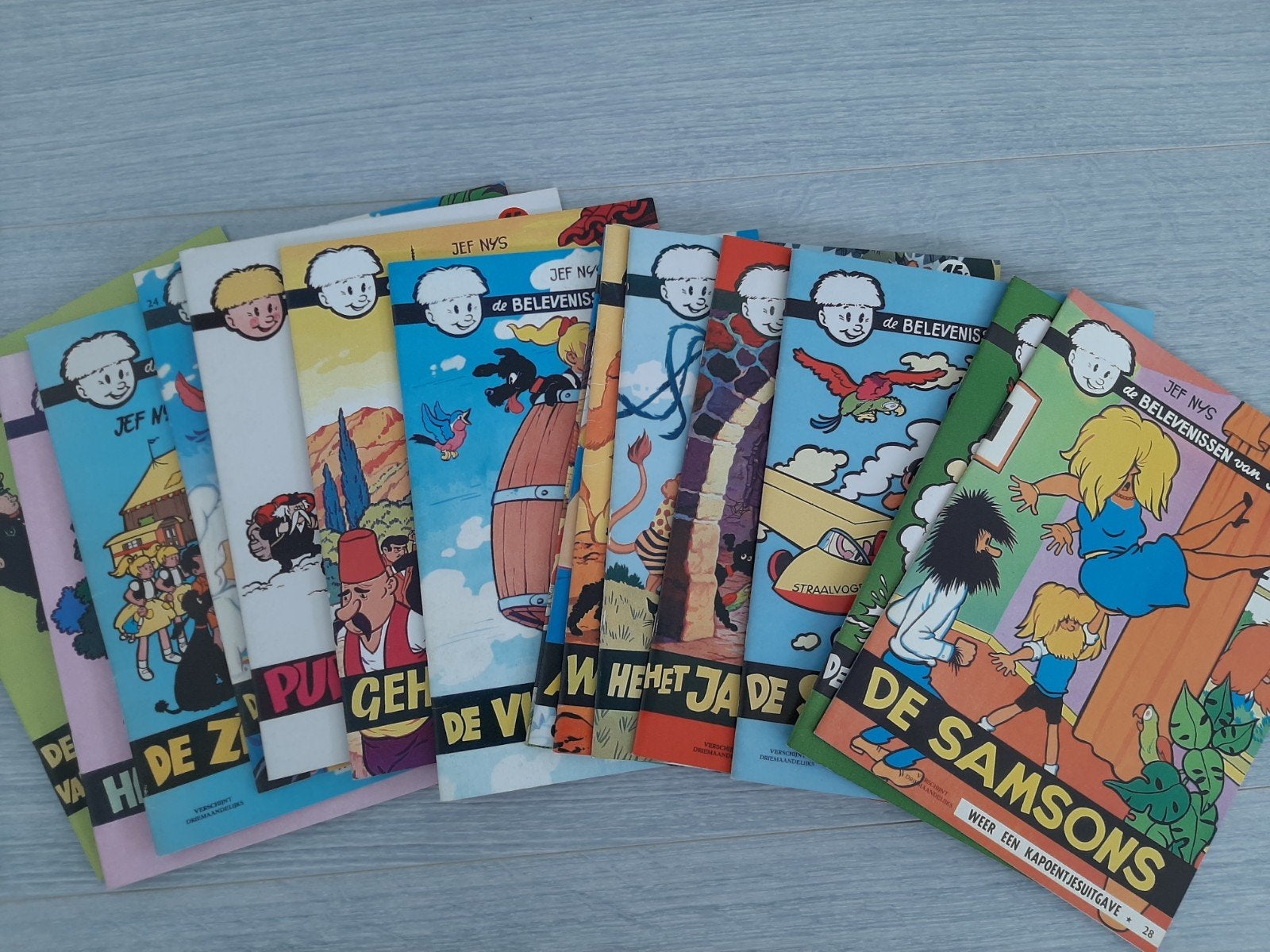 16 strip van Jommeke heruitgave uit 2005, Boeken, Nieuw, Ophalen of Verzenden, Meerdere comics, Jef Nijs