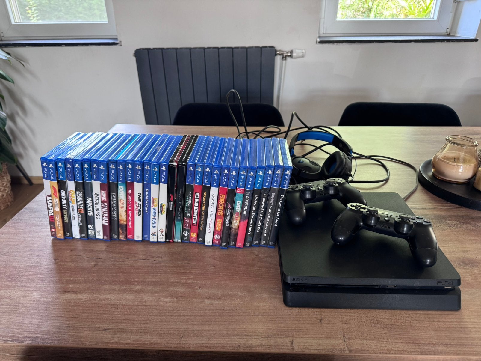 PS4 slim avec jeux, casque et manettes, Consoles de jeu & Jeux vidéo, Consoles de jeu | Sony PlayStation 4, Enlèvement, Comme neuf