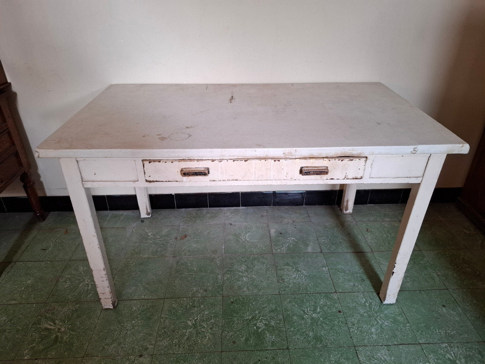 Ancienne table de travail / table de cuisine vintage en bois, Antiek en Kunst, Antiek | Overige Antiek, Ophalen