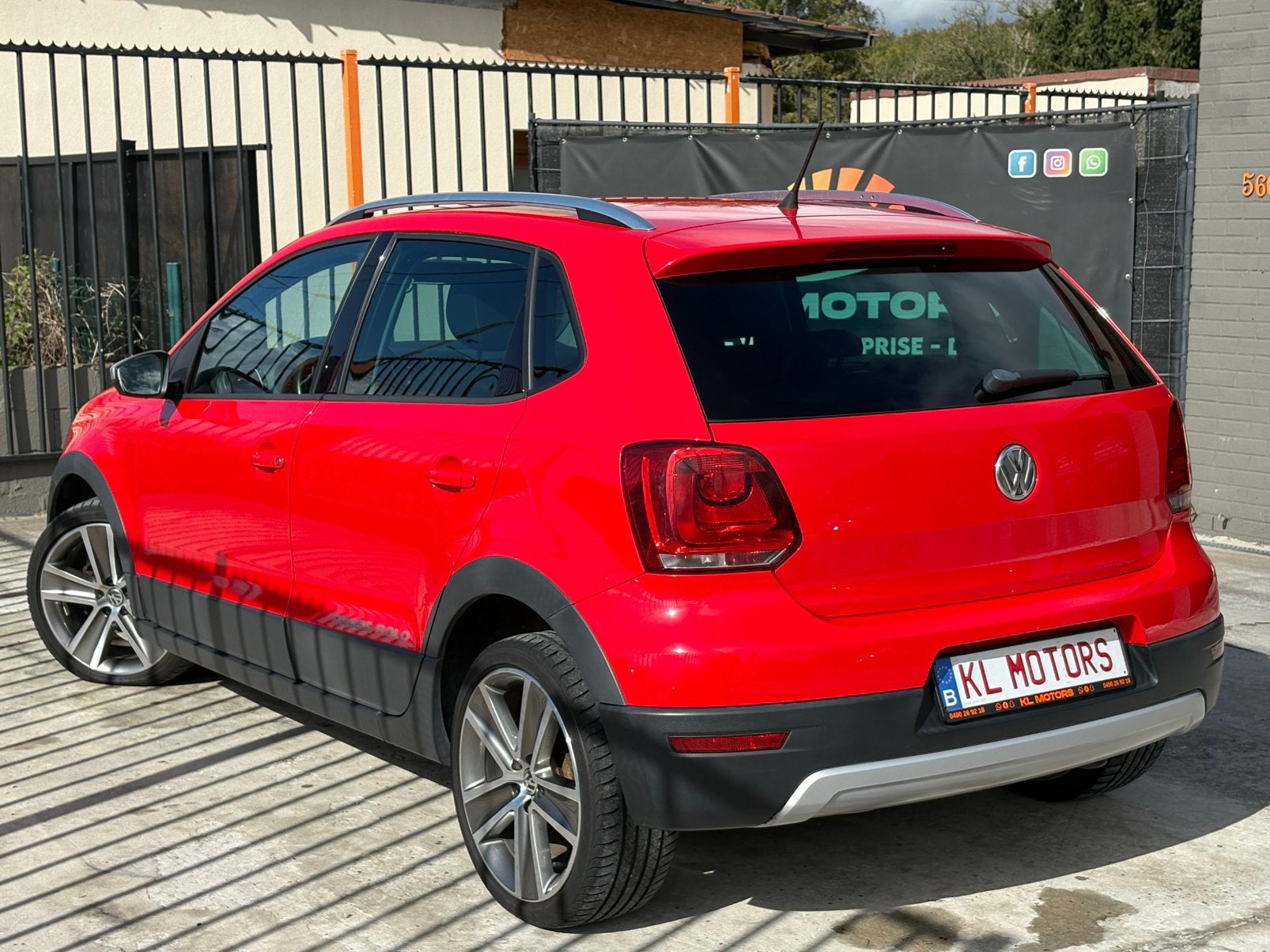 VW POLO 6R ÉDITION CROSS 1.2i ESSENCE 105 000KM CARPASS 2012, Autos, Rouge, Euro 5, Achat, Entreprise