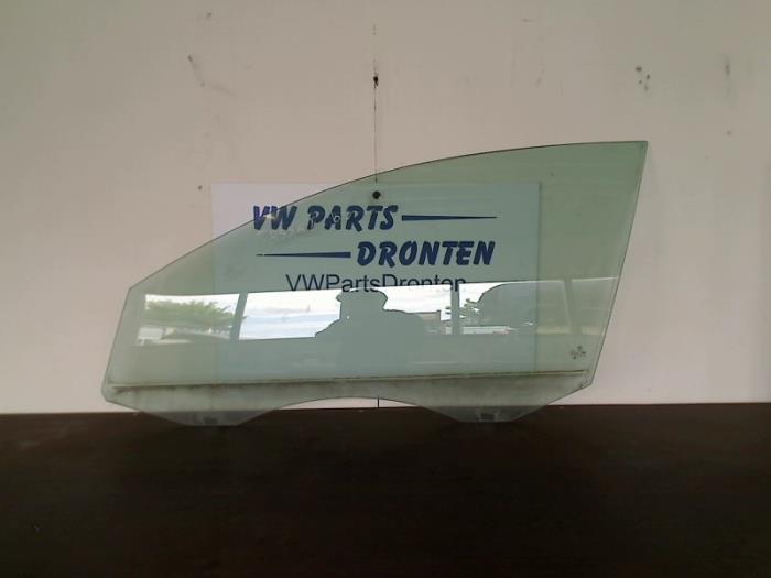 Vitre portière 4portes avant gauche d'un Volkswagen Passat, Autos : Pièces & Accessoires, Vitres & Accessoires, Volkswagen, Utilisé