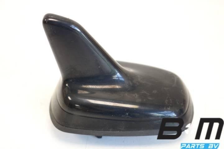 Dakantenne VW Passat B8 5Q0035507S, Utilisé