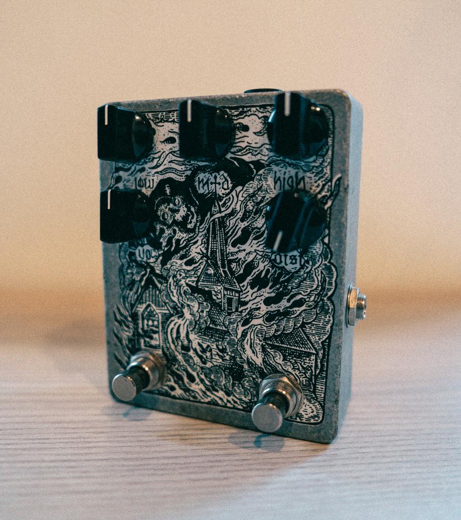 Abominable Electronics Throne Torcher, Muziek en Instrumenten, Ophalen of Verzenden, Zo goed als nieuw, Distortion, Overdrive of Fuzz