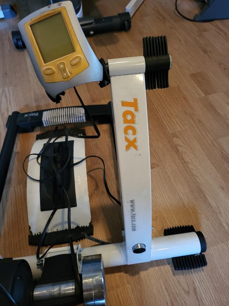 Rouleaux de vélo Tacx, Sports & Fitness, Enlèvement, Utilisé