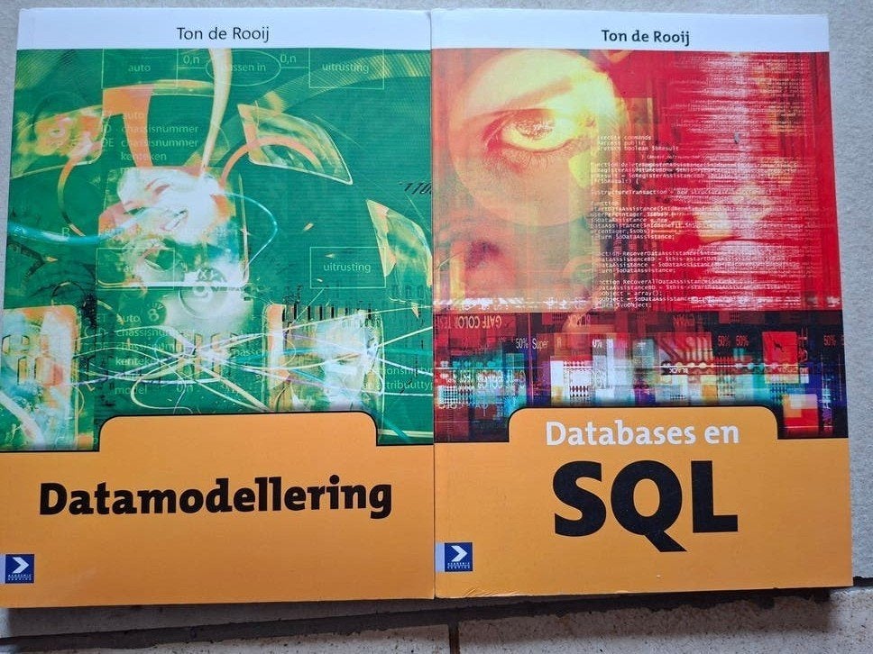 Set van 2 Studieboeken Databases: Datamodellering & Database, Informatique & Logiciels, Logiciel d'Édition, Enlèvement ou Envoi