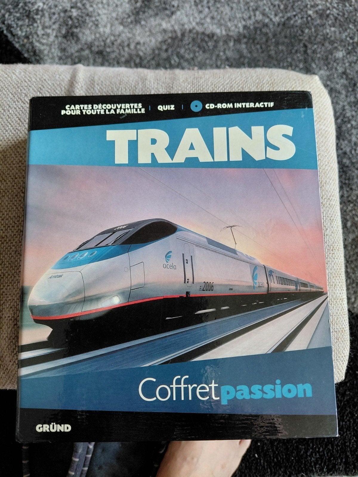 Trains passion box interactieve cd-rom + ontdekkingskaarten, Inclusief boekje, Gebruikt, Alle leeftijden, Wetenschap of Techniek