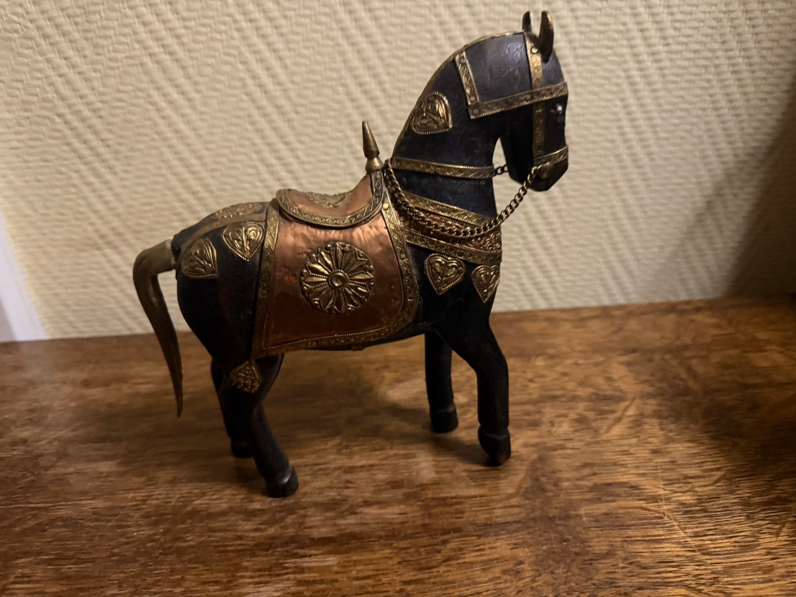 Cheval brocante en bois de 20 cm de haut avec cuivre, Antiquités & Art, Enlèvement ou Envoi