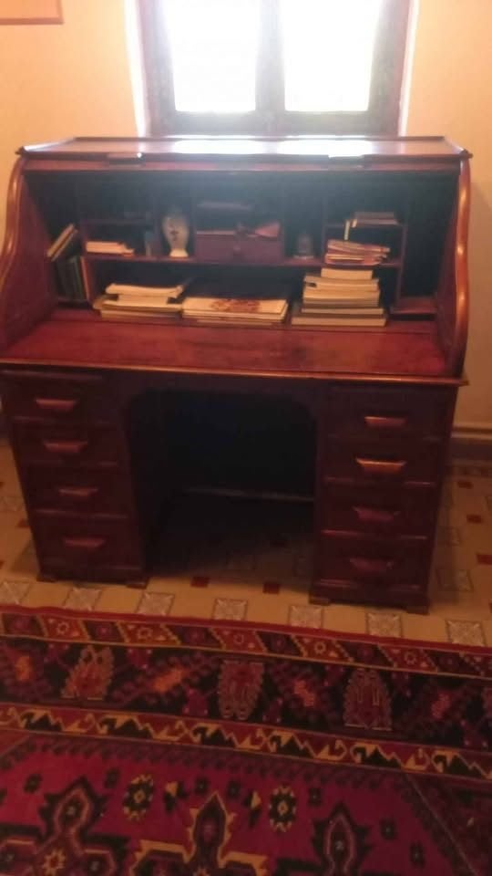 Heel oude antieken bureau met rolluik, Ophalen, Gebruikt, Heel oud antieken bureau