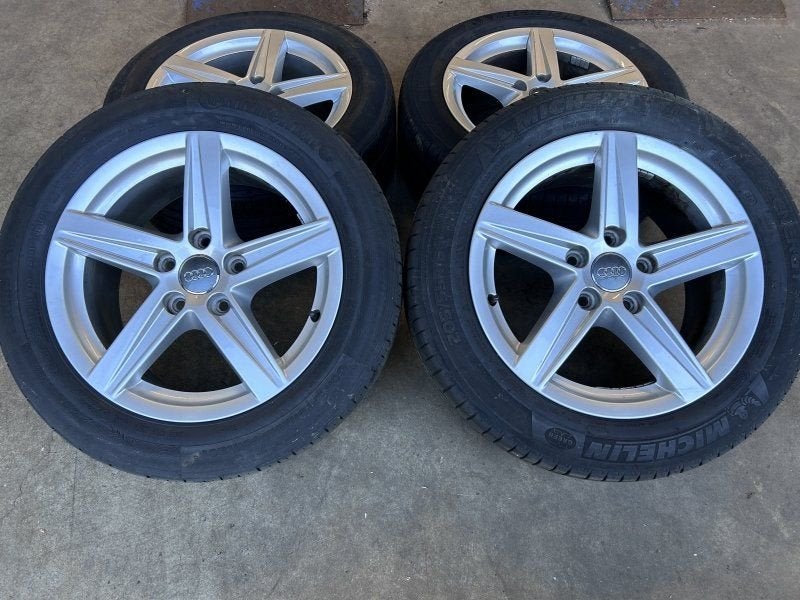 16 inch originele velgen + zomerbanden Audi A3 en  8V0601025, Pneus et Jantes, -, Utilisé, -