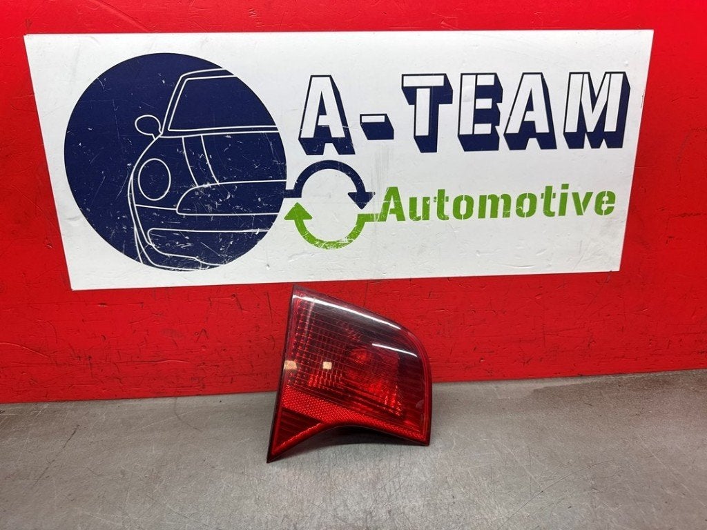 FEU ARRIÈRE GAUCHE Audi A4 (B7) (01-2004/06-2008), Autos : Pièces & Accessoires, Auto-Union-Straße  1,
85057  Ingolstadt, DE, Info@audi.de