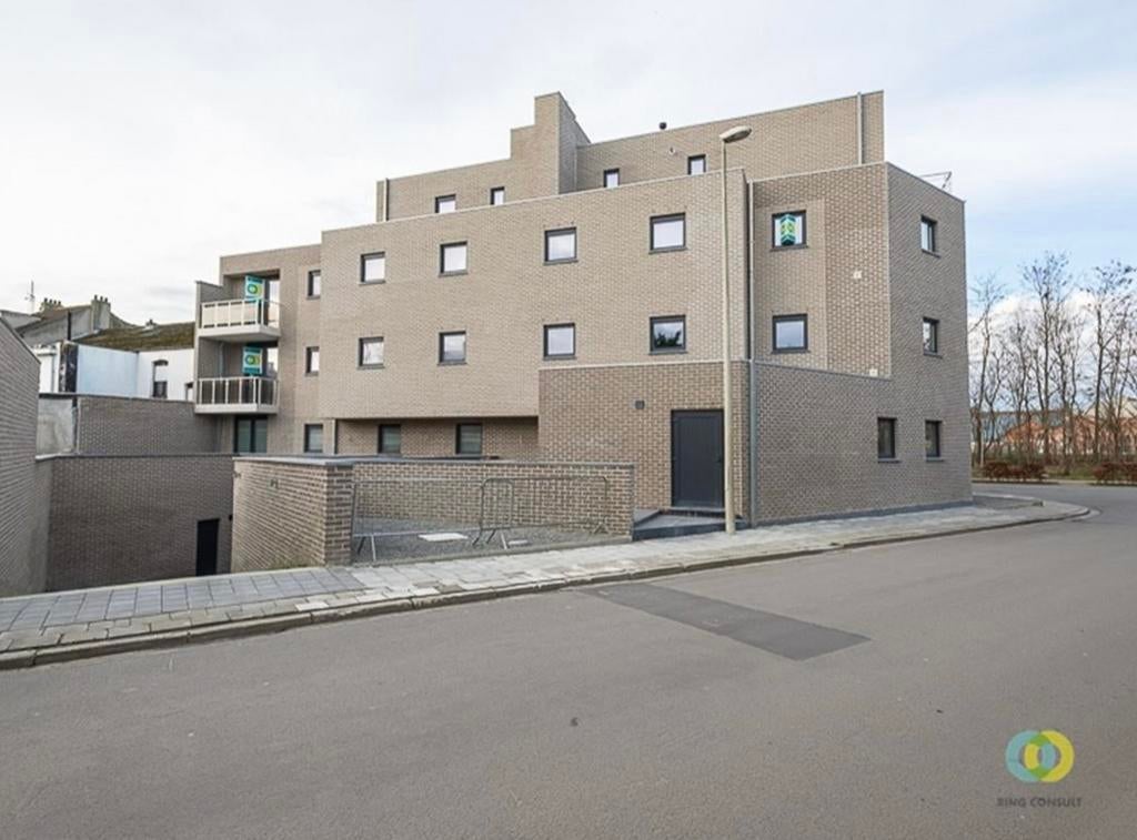 Staanplaats TE KOOP, Immo, Garages en Parkeerplaatsen
