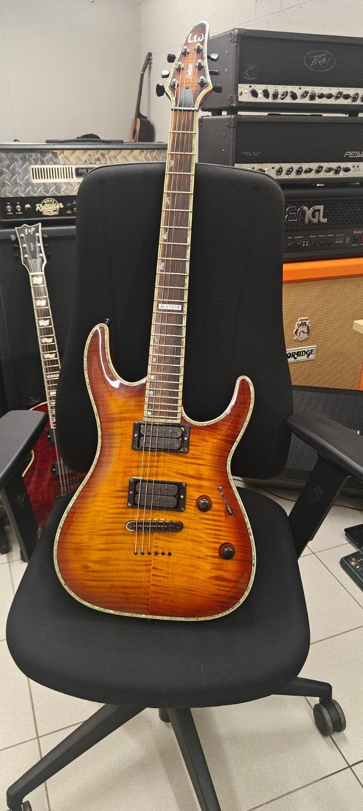 Explosion ambrée LTD Deluxe H-1000, Enlèvement