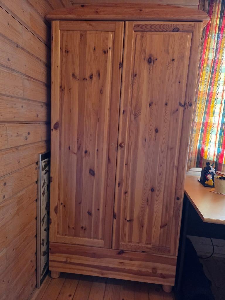 Garde robe, Comme neuf, 50 à 100 cm, Avec tablette(s), Pin