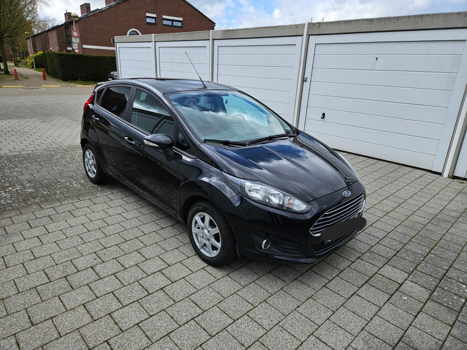 Ford fiesta 1.5 diesel 75 pk Airco Euro 5b 159.dkm bj 2015, Euro 5, Stof, Zwart, 4 cilinders