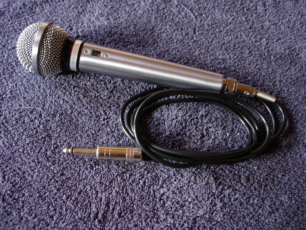 HI-MIKE UDM-105 microfoon met dubbele impedantie 70's, Muziek en Instrumenten, Microfoons, Ophalen of Verzenden, Zo goed als nieuw