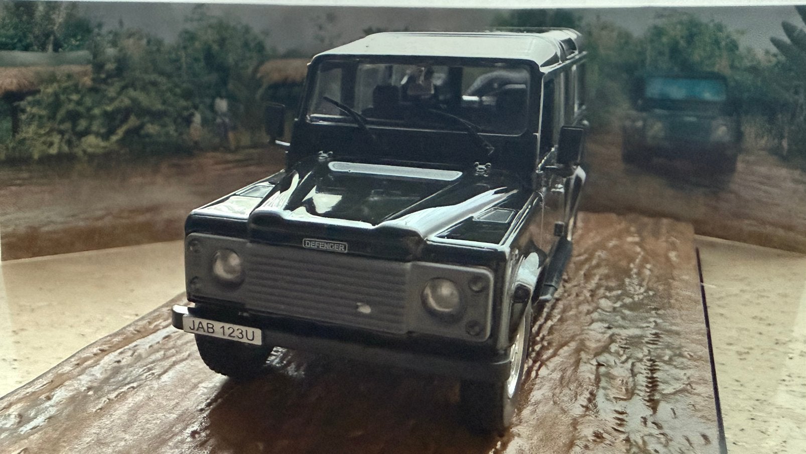 Land Rover Defender, Enlèvement ou Envoi, Comme neuf, Voiture, Universal Hobbies