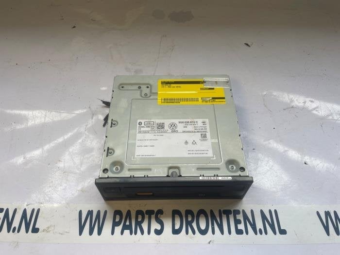 Lecteur CD d'un Volkswagen T-Roc, Volkswagen, -, 3 mois de garantie, Utilisé